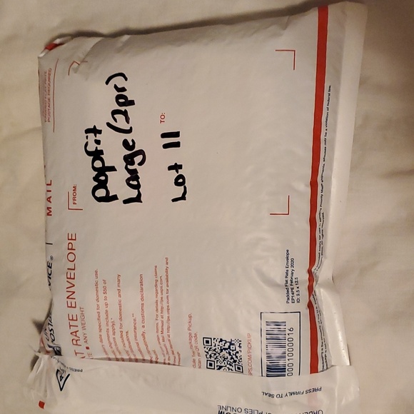 2 Pack POP Fit 1 Regular and 1 Crop Legging in Black Size L NWT - Picture 9 of 10